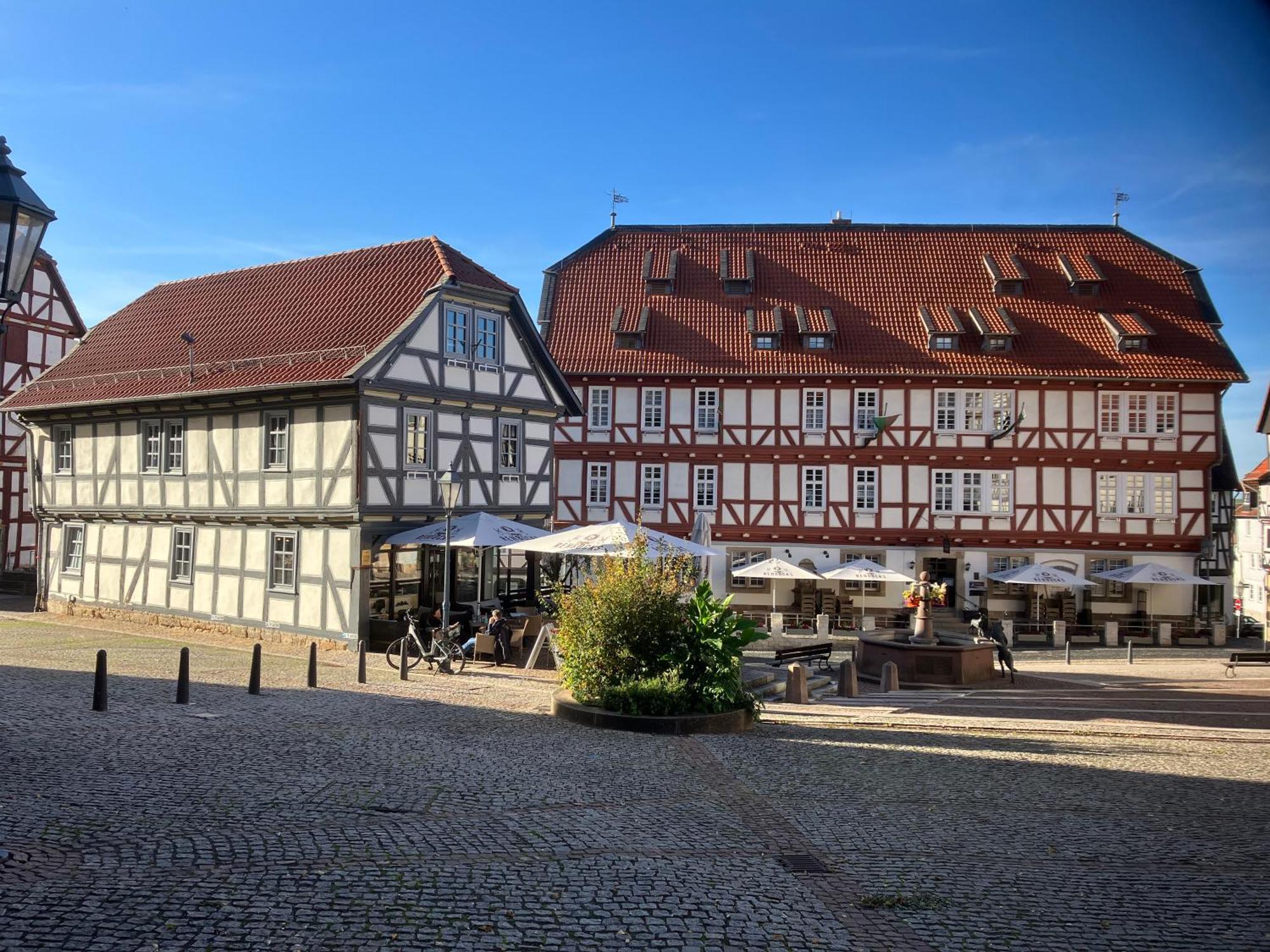 Wolfhagen Altes Rathaus Hotel-Restaurant-Cafe מראה חיצוני תמונה