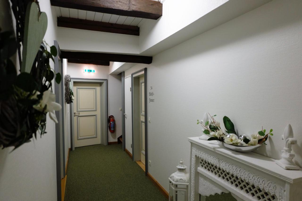 Wolfhagen Altes Rathaus Hotel-Restaurant-Cafe מראה חיצוני תמונה